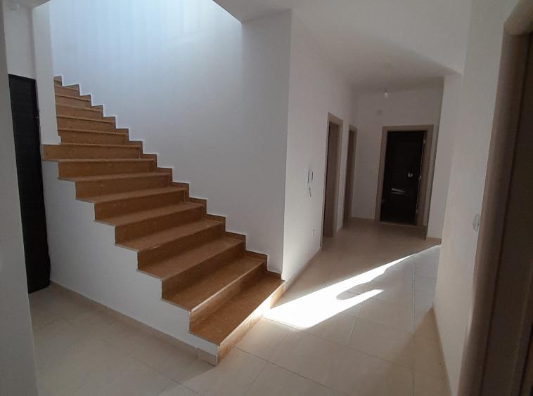 apartment-with-3-bedrooms-in-tivat-near-the-center