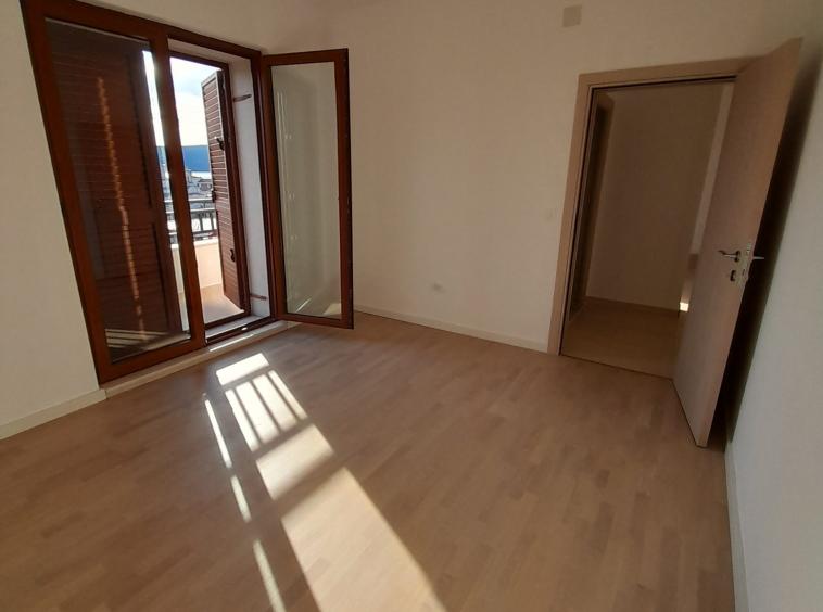 apartment-with-3-bedrooms-in-tivat-near-the-center