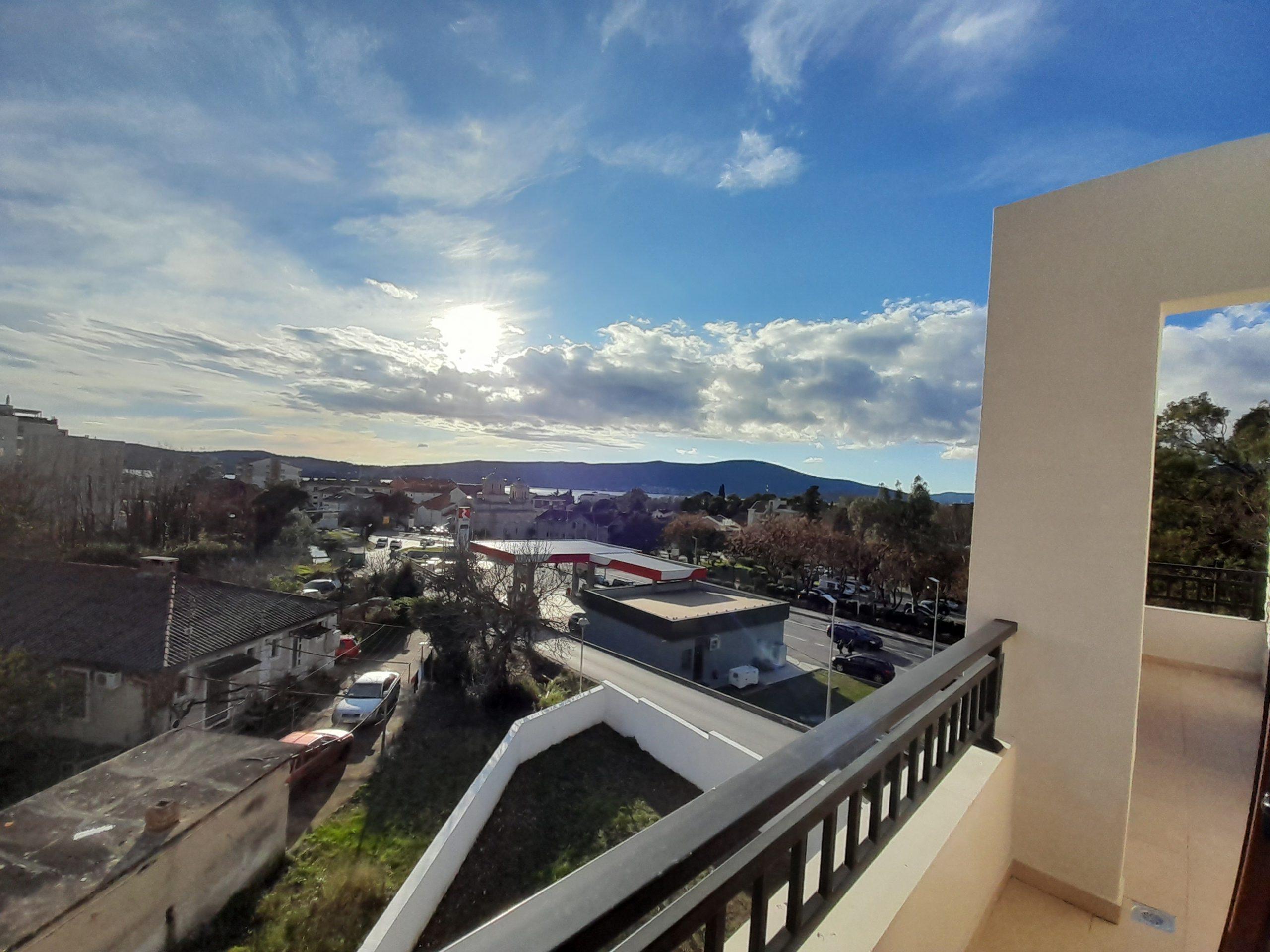 apartment-with-3-bedrooms-in-tivat-near-the-center