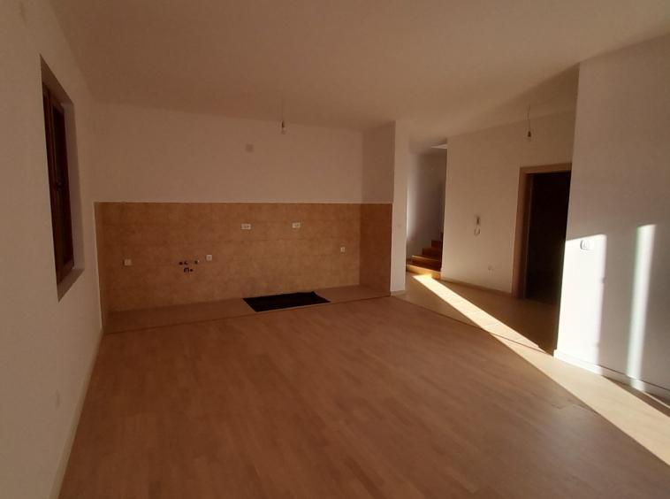 apartment-with-3-bedrooms-in-tivat-near-the-center