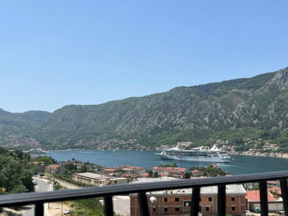 Cozy apartment with sea view in Boka Bay