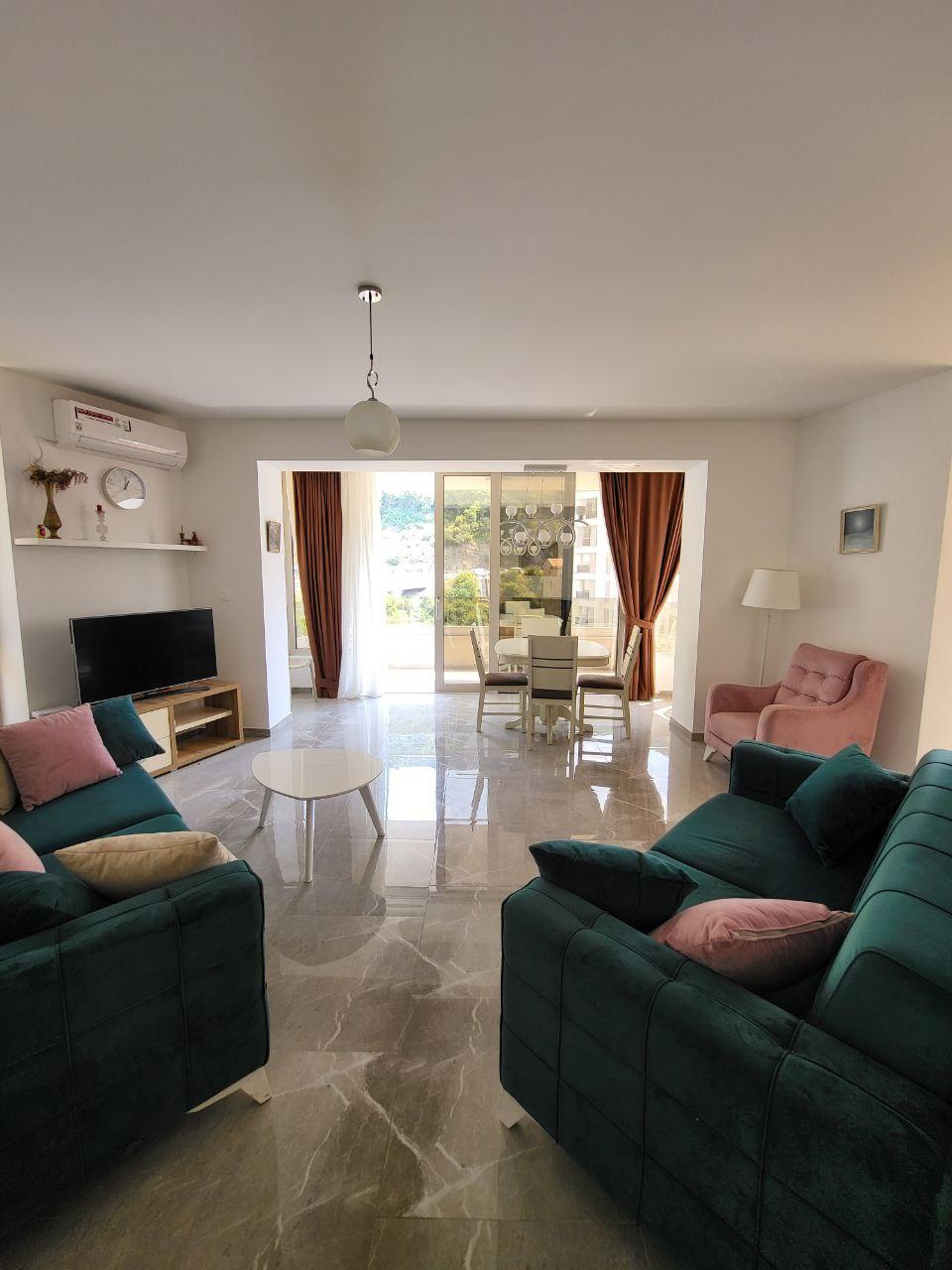 Magnificent apartment in Rafailovici close to the sea