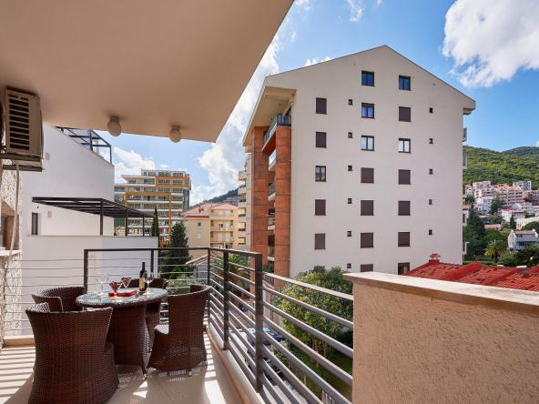 3 bedroom apartment in the center of Budva