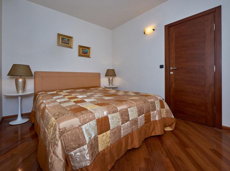 3 bedroom apartment in the center of Budva