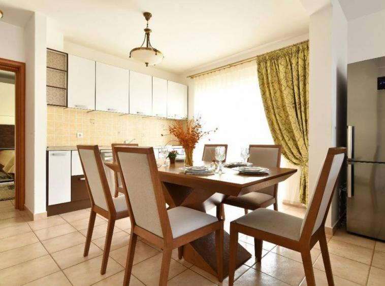 Сomfortable apartment with 3 bedrooms in Becici