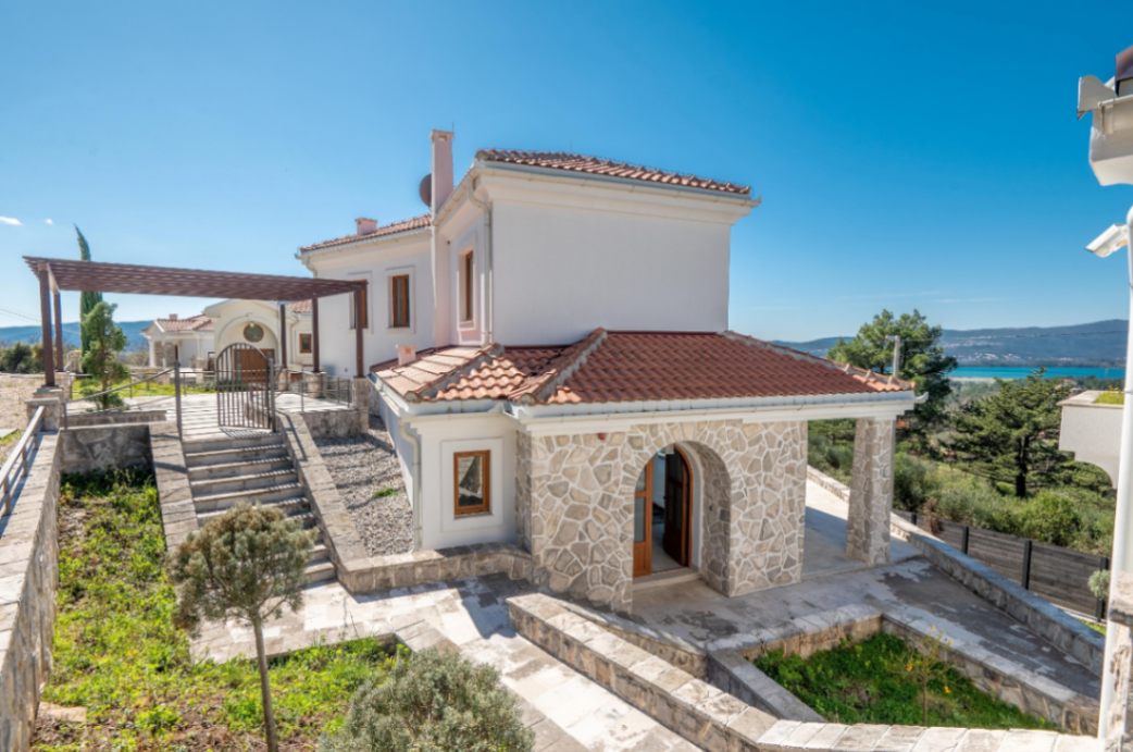 kotor house for sale