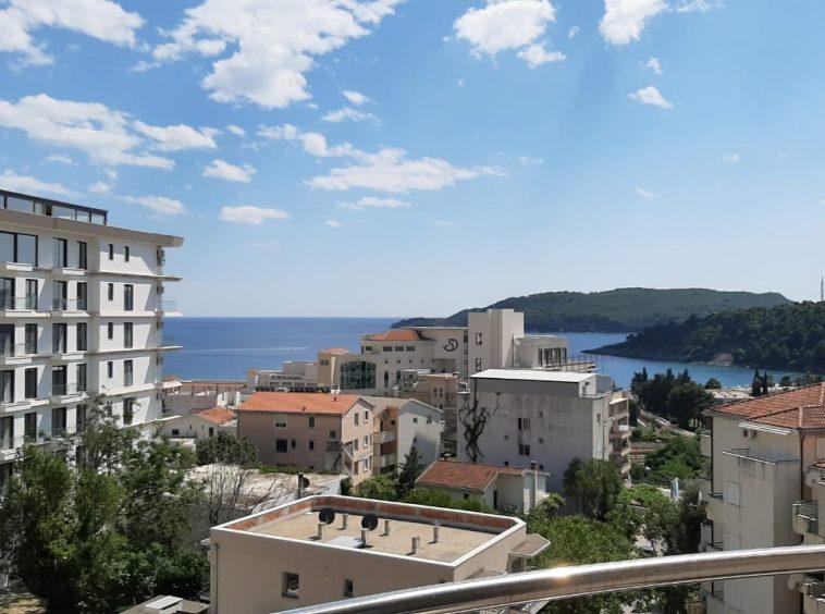 buy apartment in becici