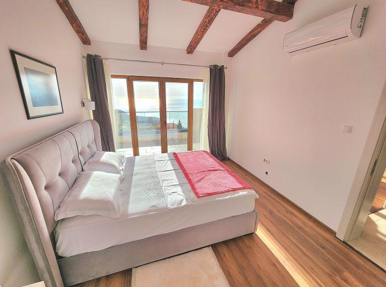 rent a villa in montenegro