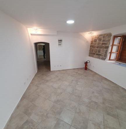 buy house in kotor