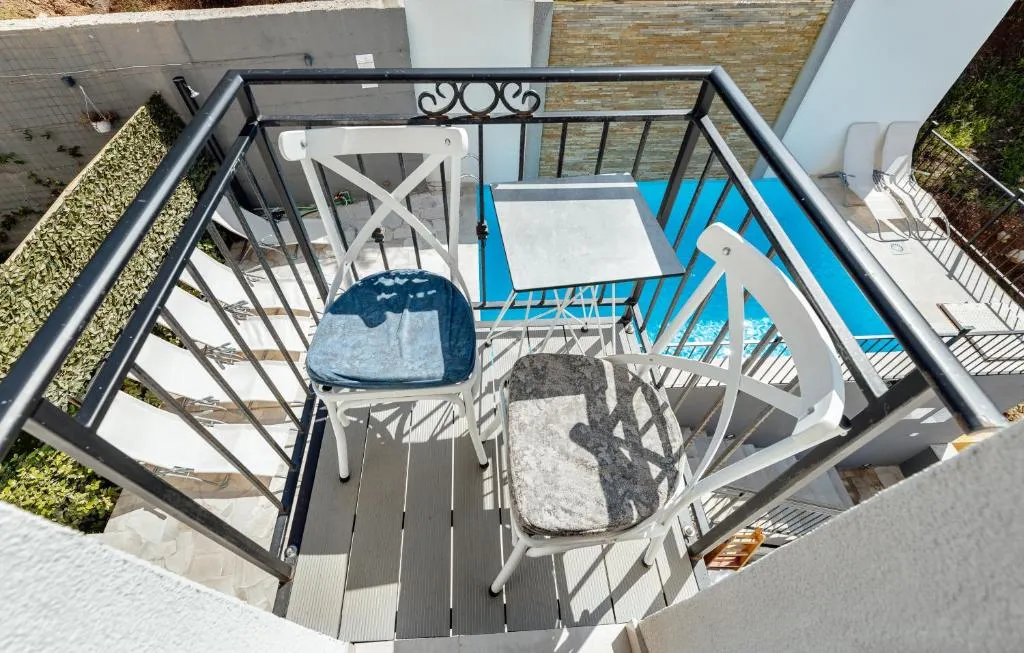 Sale of an operating hotel in the region of Herceg Novi. Magnificent location, first line to the sea, just 50 meters to the equipped beach.