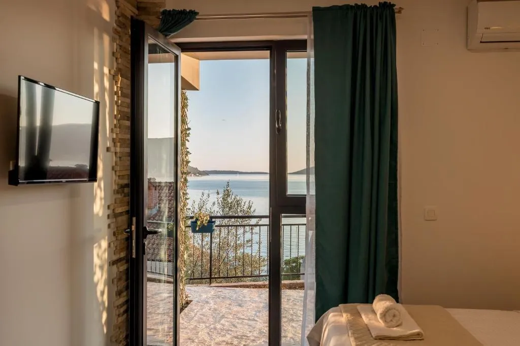 Sale of an operating hotel in the region of Herceg Novi. Magnificent location, first line to the sea, just 50 meters to the equipped beach.