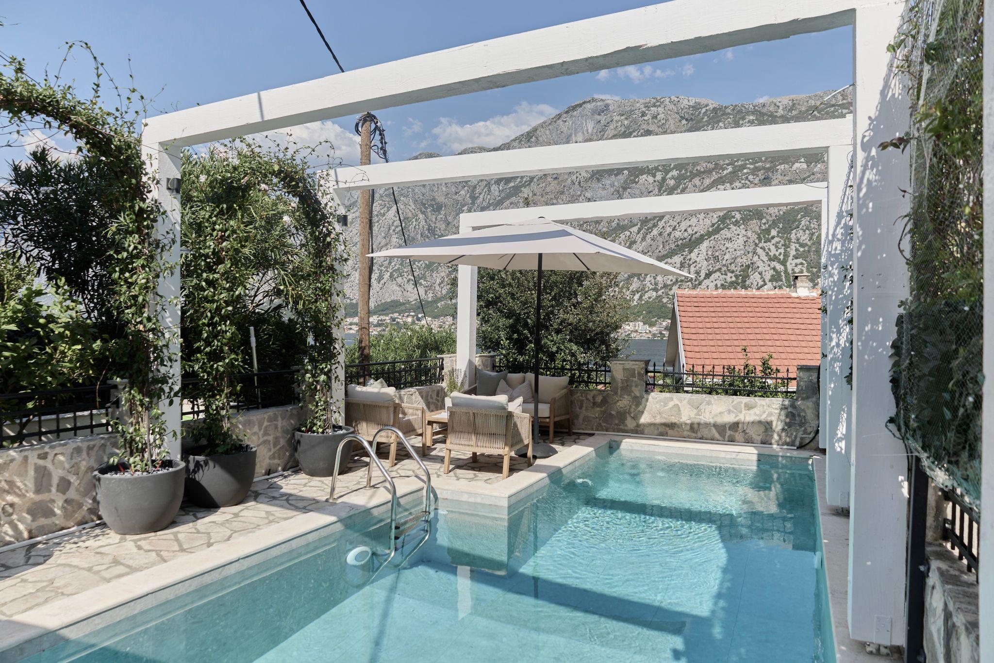 villa for sale in kotor